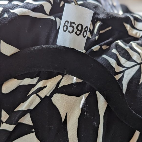 Old Navy Black and White Palm Print Jumpsuit Size Women Medium - Picture 12 of 12